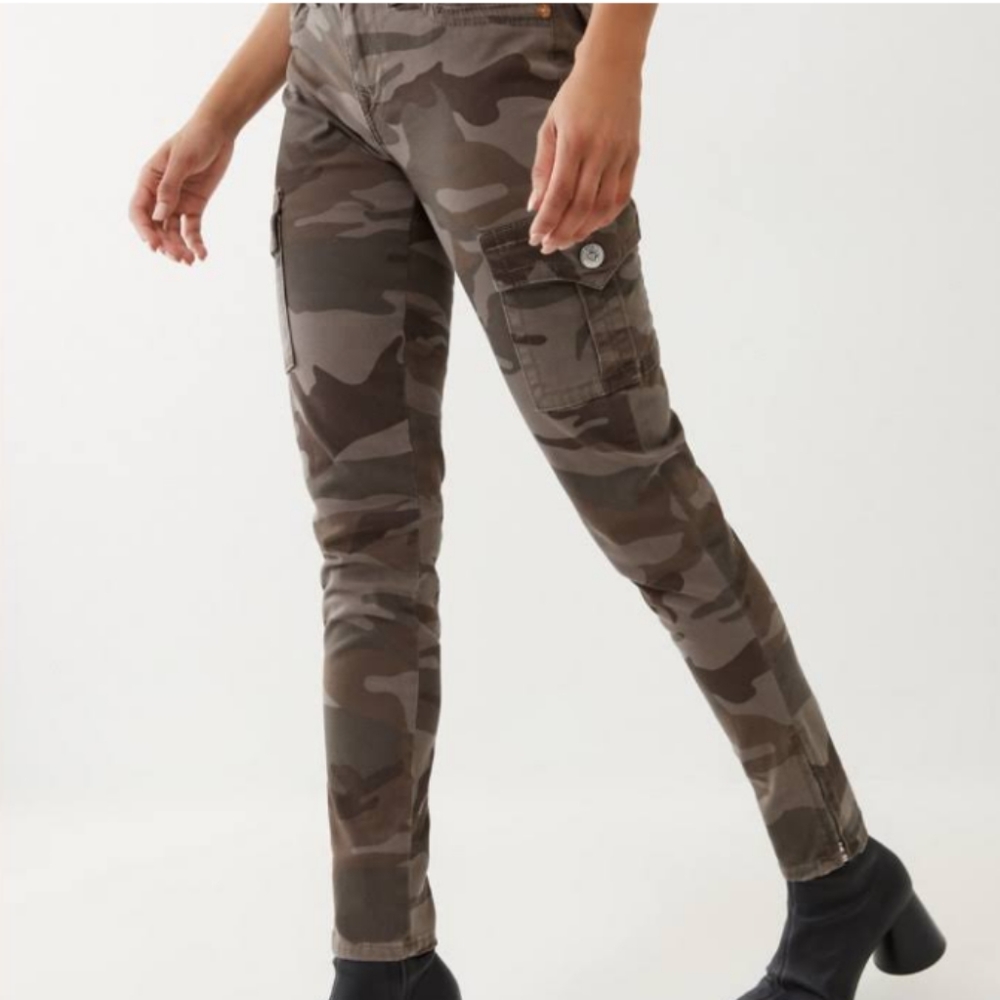 True Religion Cargo Legging